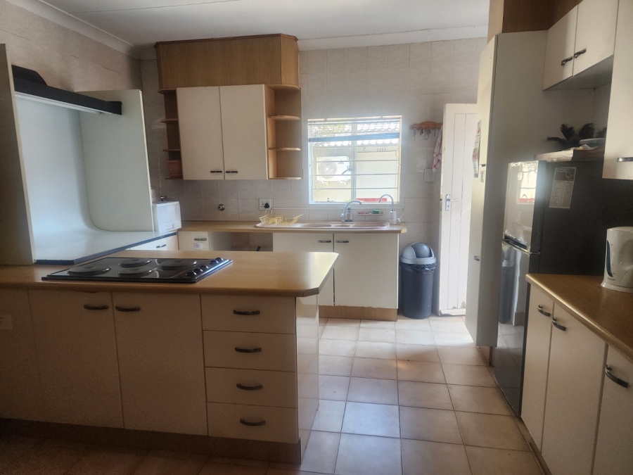 To Let  Bedroom Property for Rent in Flamwood North West